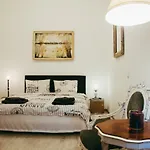 Privatunterkunft Mansion Josephina *